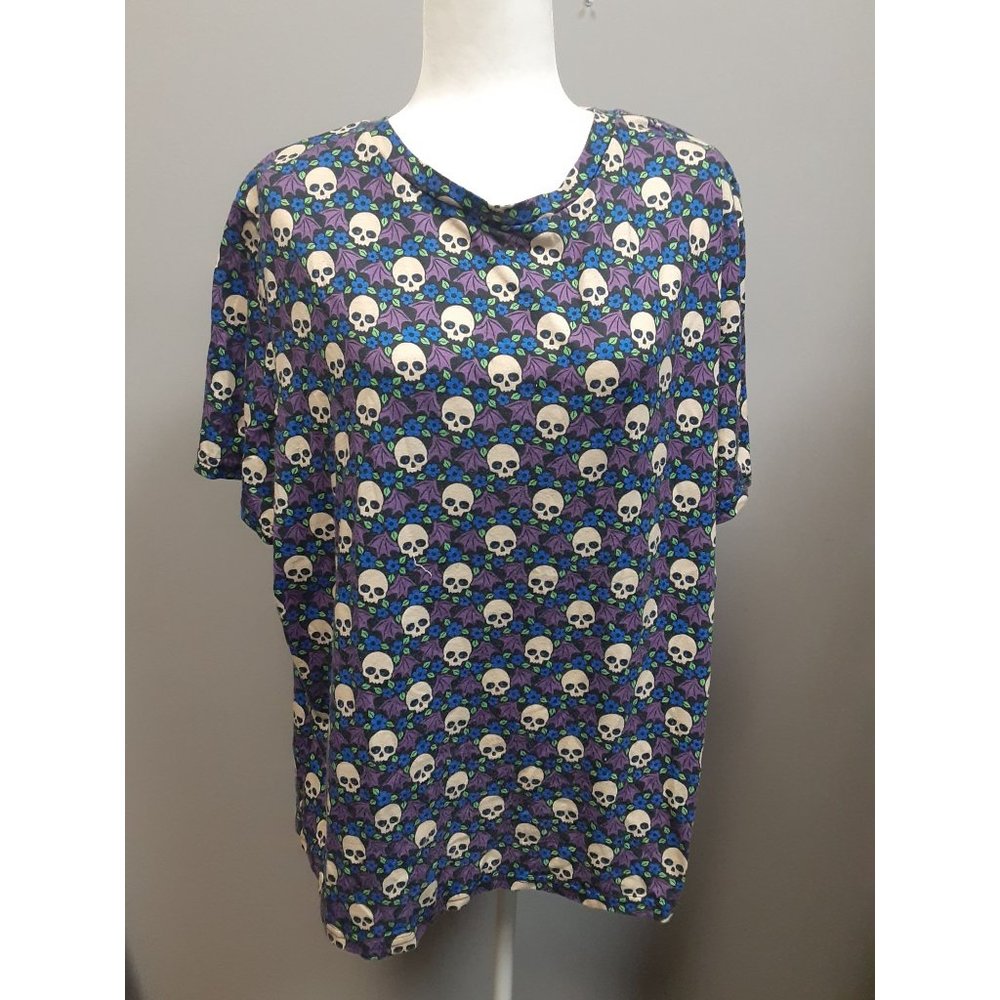 Shein Curvy Short Sleeve Shirt Skull Bat Wings design Size 2X
